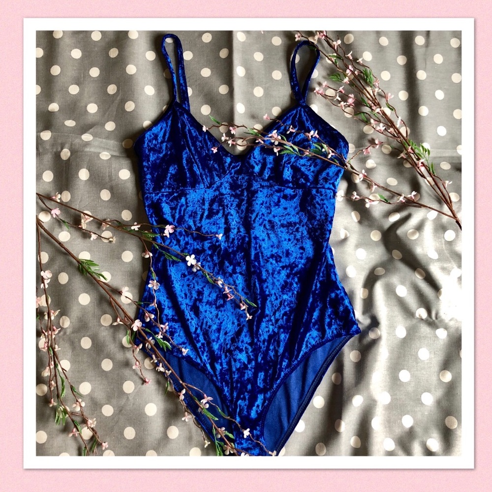 ❣️NEW❣️NWOT Charlotte Russe Blue Velvet Bodysuit